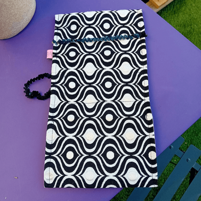Pochette seventies noire